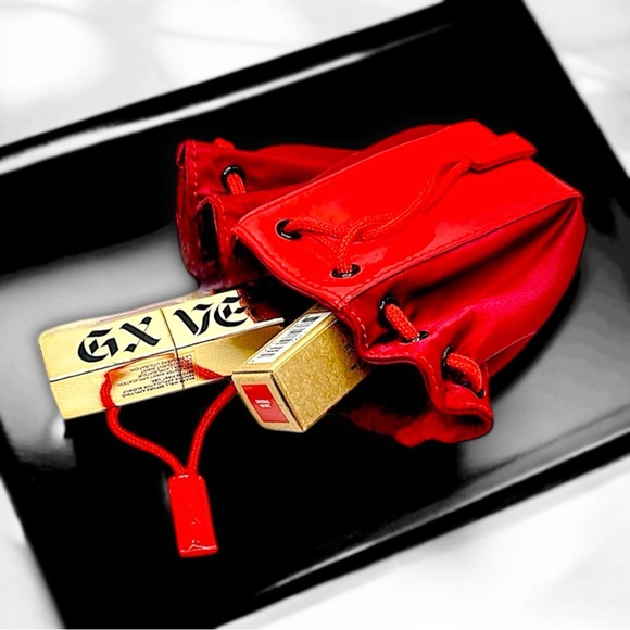 GXVE Original Sauce Liquid Lipstick + MAC Patent Drawstring Bag - Picture 4 of 13